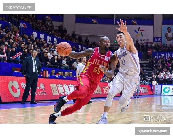 深圳新鹏城进攻组织乏力 难以突破西海岸密集防守